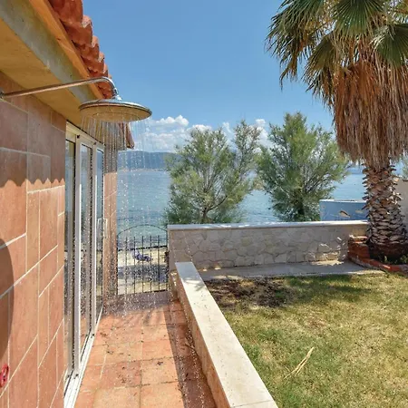 Amazing In Slatine With Sauna Ferienhaus Trogir