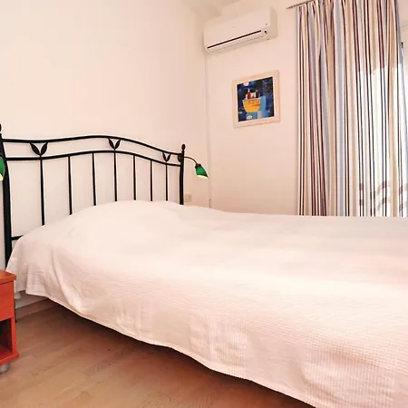 Amazing In Slatine With Sauna Trogir