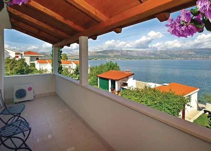 Amazing In Slatine With Sauna Trogir