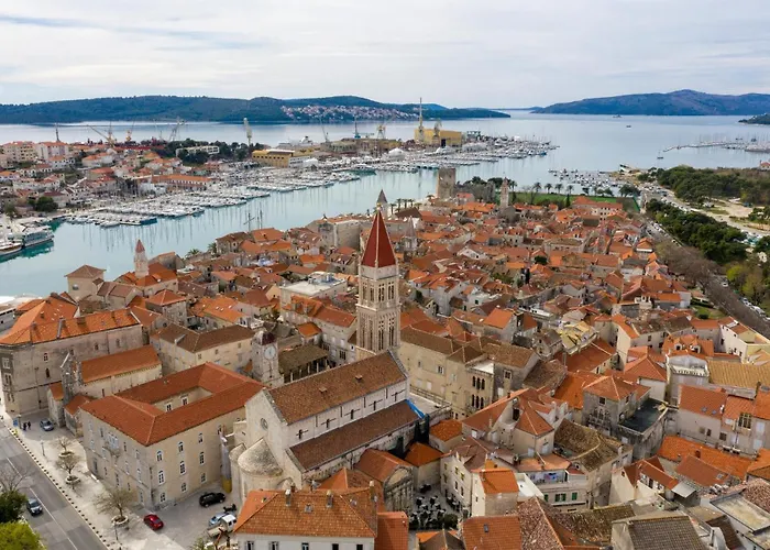 Сasa de vacaciones Amazing In Slatine With Sauna Trogir